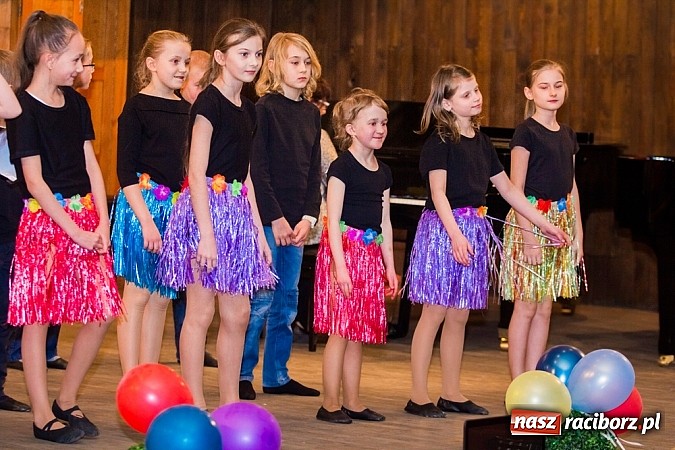 Zdjęcie w galerii na portalu naszraciborz.pl: Koncert Karnawałowy w szkole muzycznej wiadomości z regionu