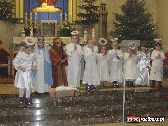 Zdjęcie w galerii na portalu naszraciborz.pl: Dzieci z Przedszkola nr 5 wystawiły Jasełka w kościele  wiadomości z regionu