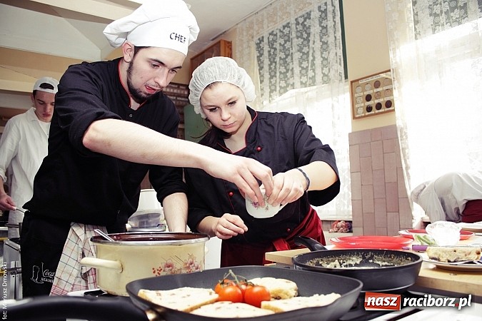 Zdjęcie w galerii na portalu naszraciborz.pl: Wyśmienite karnawałowe potrawy - zobacz propozycje uczniów ZSZ!  wiadomości z regionu