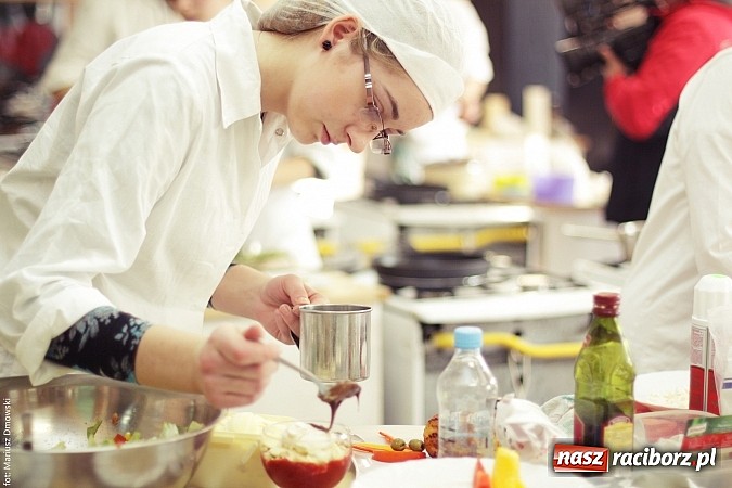 Zdjęcie w galerii na portalu naszraciborz.pl: Wyśmienite karnawałowe potrawy - zobacz propozycje uczniów ZSZ!  wiadomości z regionu