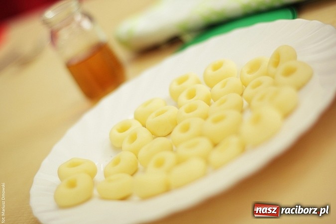 Zdjęcie w galerii na portalu naszraciborz.pl: Wyśmienite karnawałowe potrawy - zobacz propozycje uczniów ZSZ!  wiadomości z regionu