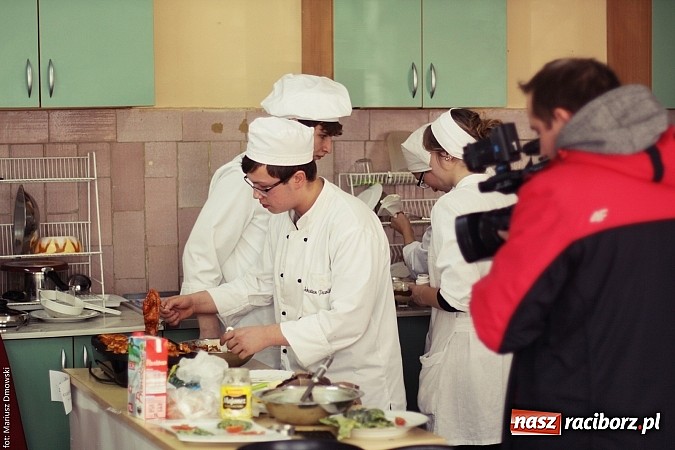 Zdjęcie w galerii na portalu naszraciborz.pl: Wyśmienite karnawałowe potrawy - zobacz propozycje uczniów ZSZ!  wiadomości z regionu