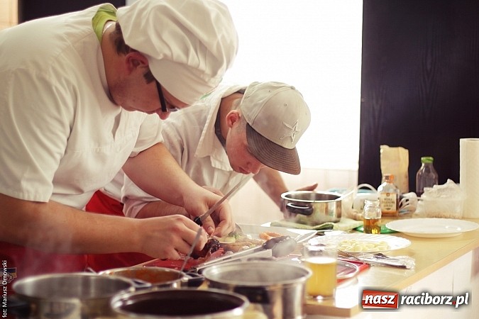 Zdjęcie w galerii na portalu naszraciborz.pl: Wyśmienite karnawałowe potrawy - zobacz propozycje uczniów ZSZ!  wiadomości z regionu
