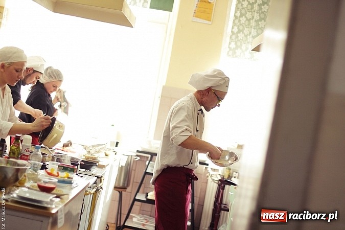 Zdjęcie w galerii na portalu naszraciborz.pl: Wyśmienite karnawałowe potrawy - zobacz propozycje uczniów ZSZ!  wiadomości z regionu