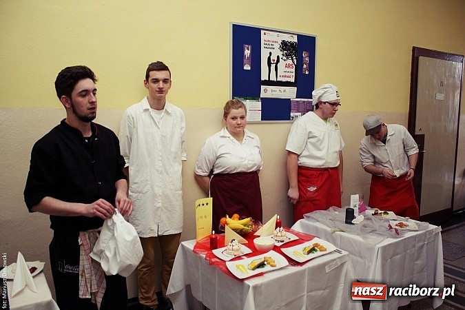 Zdjęcie w galerii na portalu naszraciborz.pl: Wyśmienite karnawałowe potrawy - zobacz propozycje uczniów ZSZ!  wiadomości z regionu