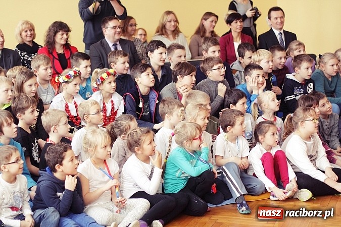 Zdjęcie w galerii na portalu naszraciborz.pl: Konsul Niemiec w szkole w Studziennej  wiadomości z regionu