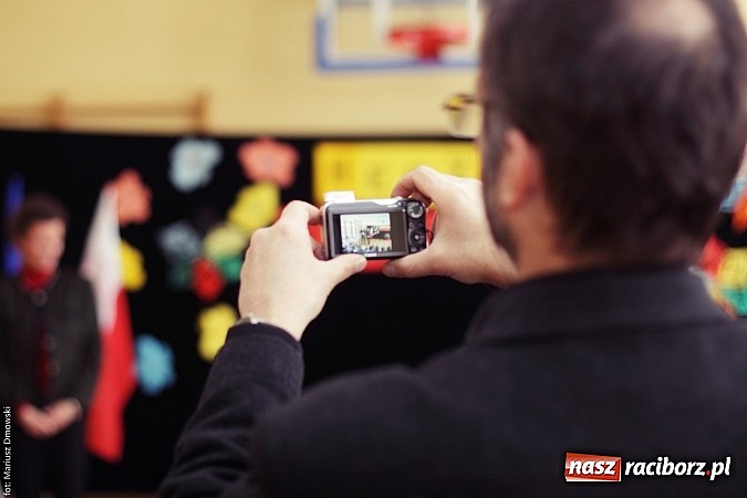 Zdjęcie w galerii na portalu naszraciborz.pl: Konsul Niemiec w szkole w Studziennej  wiadomości z regionu