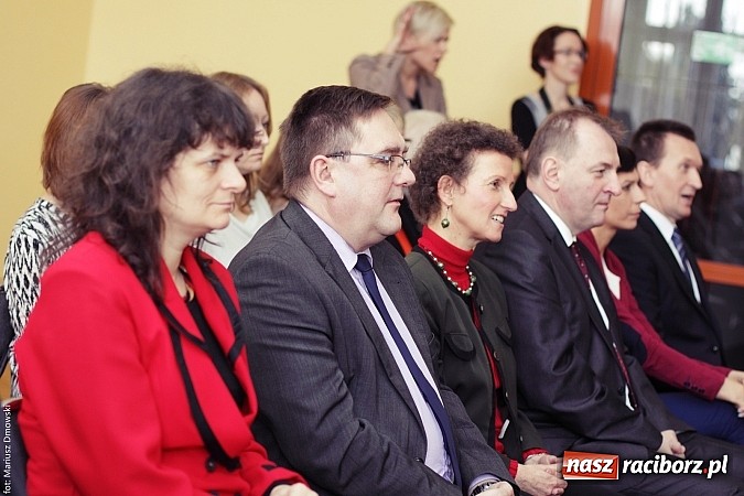 Zdjęcie w galerii na portalu naszraciborz.pl: Konsul Niemiec w szkole w Studziennej  wiadomości z regionu