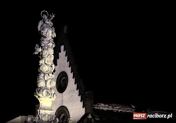 Zdjęcie w galerii na portalu naszraciborz.pl: Raciborski rynek w zimowej, styczniowej szacie wiadomości z regionu