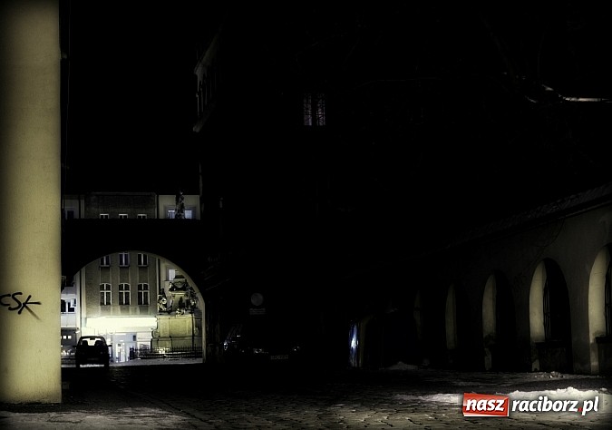 Zdjęcie w galerii na portalu naszraciborz.pl: Raciborski rynek w zimowej, styczniowej szacie wiadomości z regionu