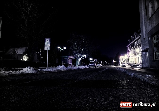 Zdjęcie w galerii na portalu naszraciborz.pl: Raciborski rynek w zimowej, styczniowej szacie wiadomości z regionu