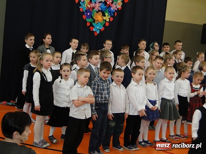 Zdjęcie w galerii na portalu naszraciborz.pl: Dzieci z Górek Śląskich dla babć i dziadków   wiadomości z regionu