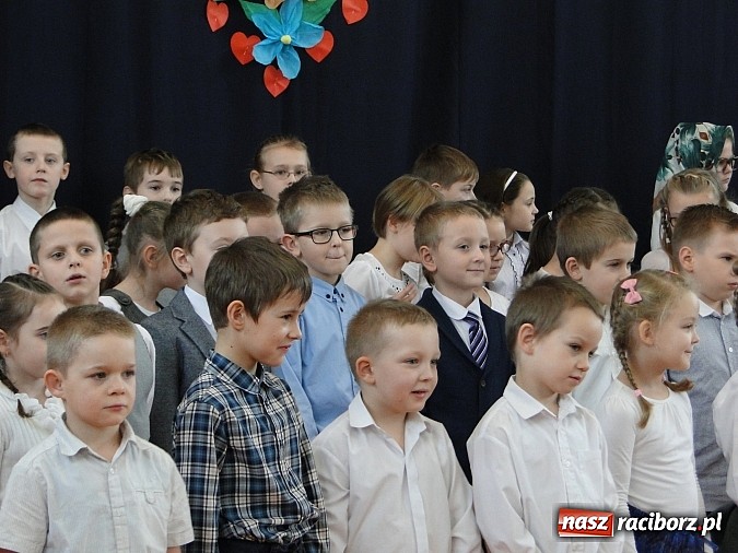 Zdjęcie w galerii na portalu naszraciborz.pl: Dzieci z Górek Śląskich dla babć i dziadków   wiadomości z regionu