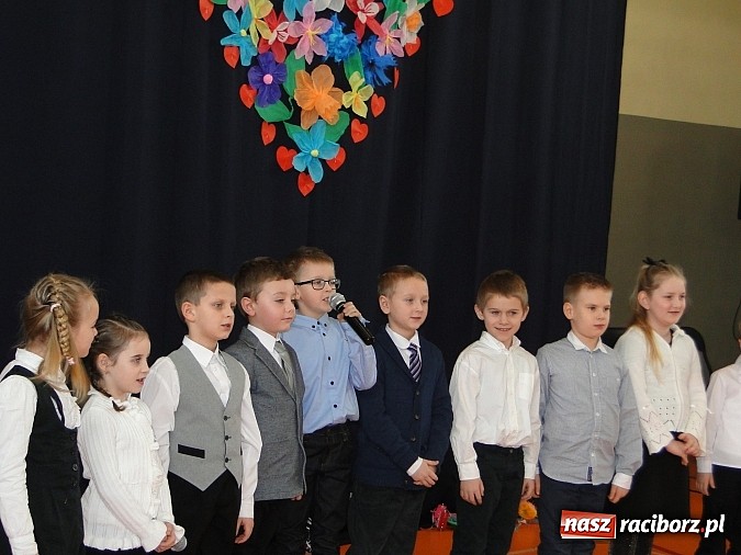 Zdjęcie w galerii na portalu naszraciborz.pl: Dzieci z Górek Śląskich dla babć i dziadków   wiadomości z regionu