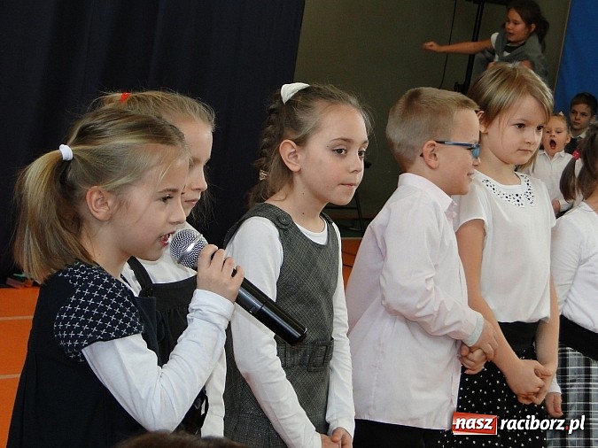 Zdjęcie w galerii na portalu naszraciborz.pl: Dzieci z Górek Śląskich dla babć i dziadków   wiadomości z regionu