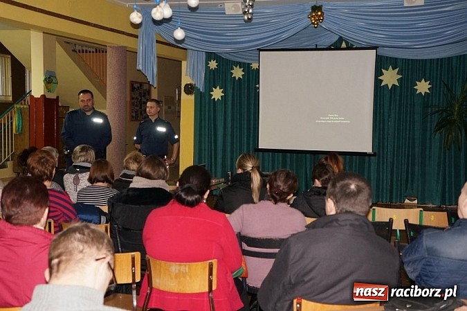 Zdjęcie w galerii na portalu naszraciborz.pl: Spotkanie policjantów z rodzicami w Pawłowie  wiadomości z regionu