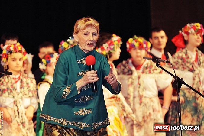 Zdjęcie w galerii na portalu naszraciborz.pl: U starzyk&oacute;w fajrowanie i kolęd wspominanie wiadomości z regionu