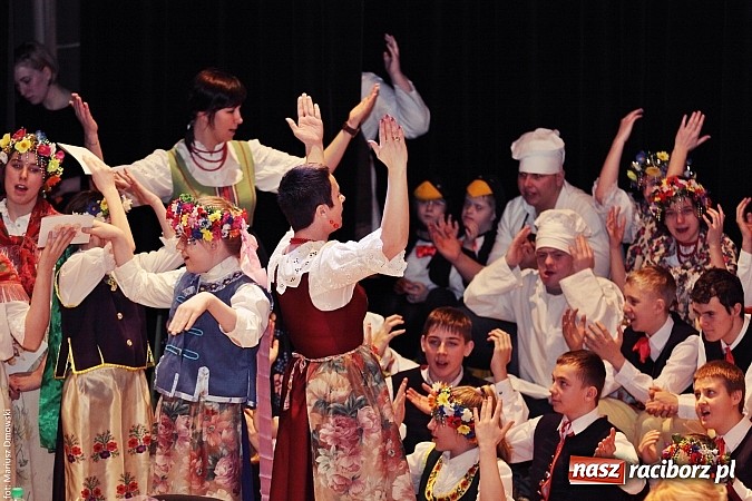 Zdjęcie w galerii na portalu naszraciborz.pl: U starzyk&oacute;w fajrowanie i kolęd wspominanie wiadomości z regionu