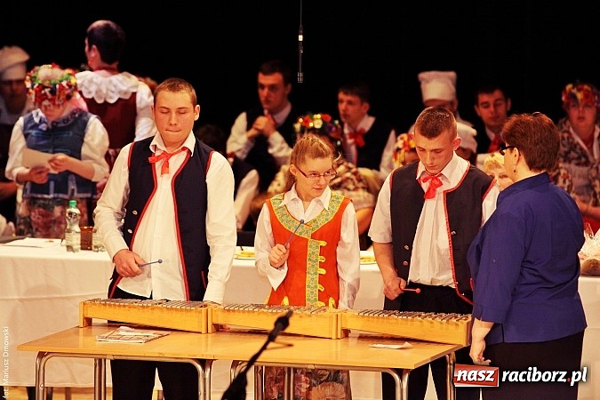 Zdjęcie w galerii na portalu naszraciborz.pl: U starzyk&oacute;w fajrowanie i kolęd wspominanie wiadomości z regionu