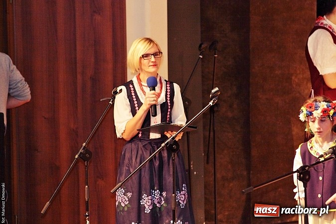 Zdjęcie w galerii na portalu naszraciborz.pl: U starzyk&oacute;w fajrowanie i kolęd wspominanie wiadomości z regionu