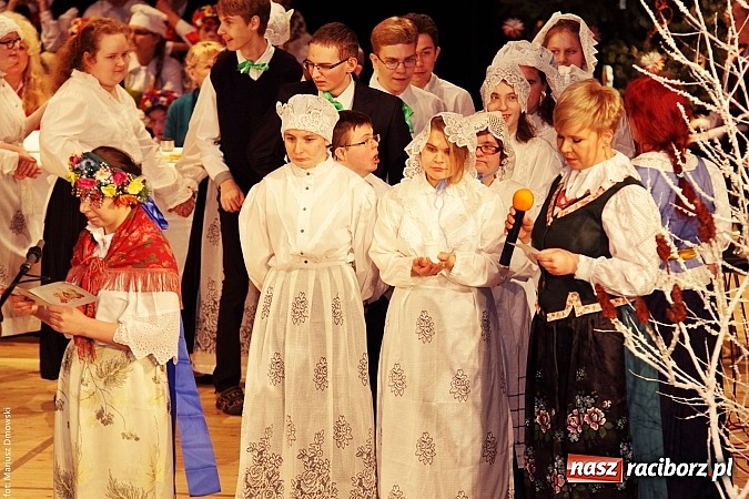 Zdjęcie w galerii na portalu naszraciborz.pl: U starzyk&oacute;w fajrowanie i kolęd wspominanie wiadomości z regionu