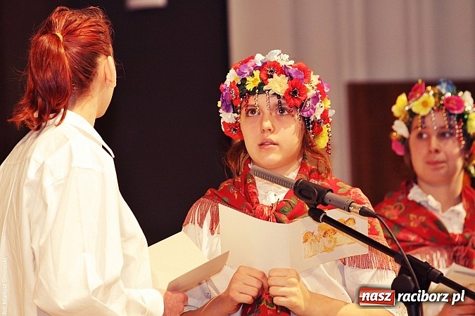 Zdjęcie w galerii na portalu naszraciborz.pl: U starzyk&oacute;w fajrowanie i kolęd wspominanie wiadomości z regionu