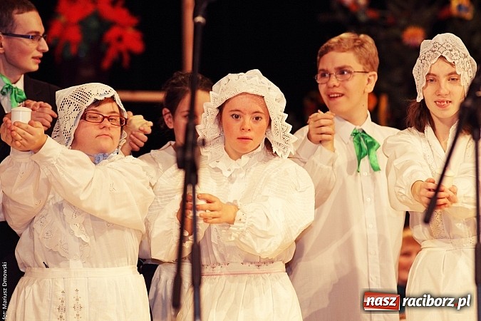 Zdjęcie w galerii na portalu naszraciborz.pl: U starzyk&oacute;w fajrowanie i kolęd wspominanie wiadomości z regionu