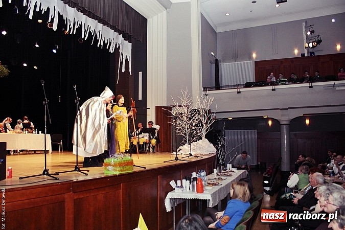 Zdjęcie w galerii na portalu naszraciborz.pl: U starzyk&oacute;w fajrowanie i kolęd wspominanie wiadomości z regionu