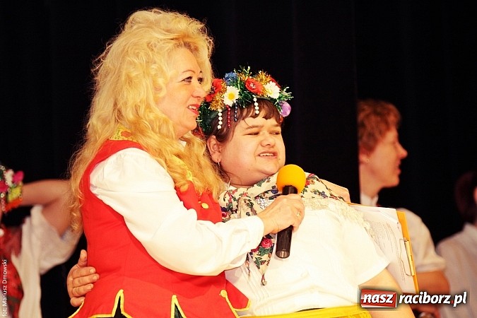 Zdjęcie w galerii na portalu naszraciborz.pl: U starzyk&oacute;w fajrowanie i kolęd wspominanie wiadomości z regionu