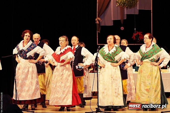 Zdjęcie w galerii na portalu naszraciborz.pl: U starzyk&oacute;w fajrowanie i kolęd wspominanie wiadomości z regionu