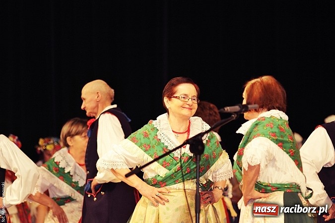 Zdjęcie w galerii na portalu naszraciborz.pl: U starzyk&oacute;w fajrowanie i kolęd wspominanie wiadomości z regionu