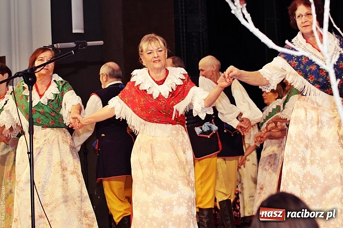 Zdjęcie w galerii na portalu naszraciborz.pl: U starzyk&oacute;w fajrowanie i kolęd wspominanie wiadomości z regionu