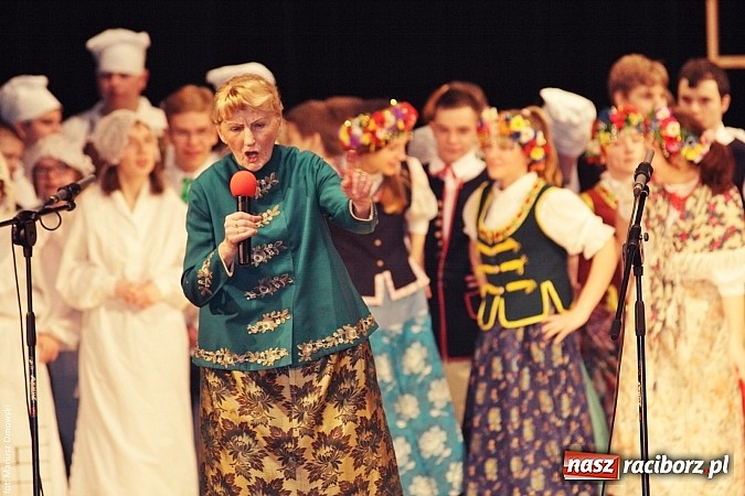 Zdjęcie w galerii na portalu naszraciborz.pl: U starzyk&oacute;w fajrowanie i kolęd wspominanie wiadomości z regionu