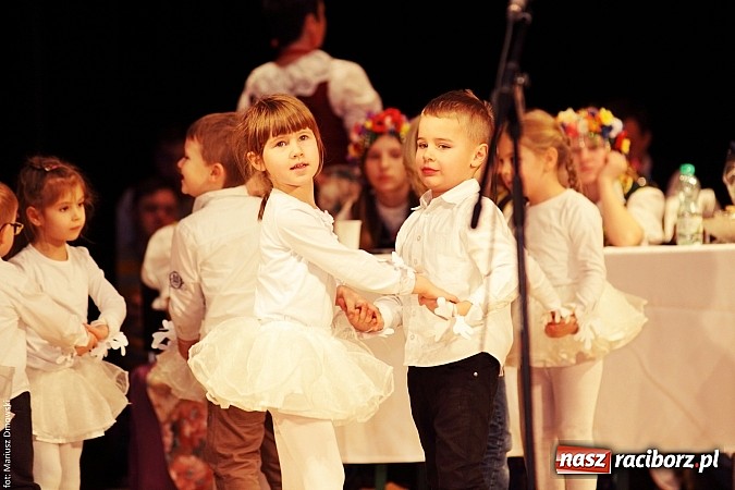 Zdjęcie w galerii na portalu naszraciborz.pl: U starzyk&oacute;w fajrowanie i kolęd wspominanie wiadomości z regionu