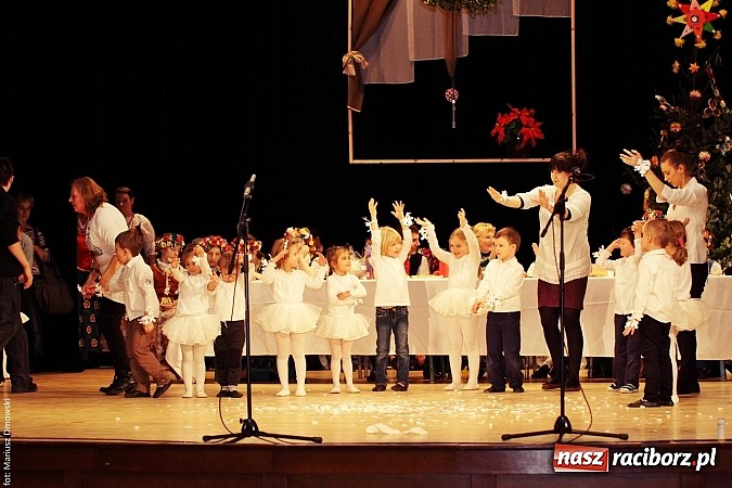 Zdjęcie w galerii na portalu naszraciborz.pl: U starzyk&oacute;w fajrowanie i kolęd wspominanie wiadomości z regionu