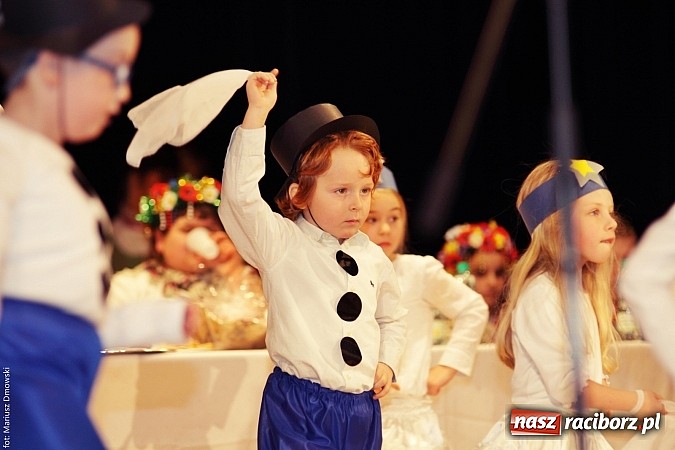 Zdjęcie w galerii na portalu naszraciborz.pl: U starzyk&oacute;w fajrowanie i kolęd wspominanie wiadomości z regionu