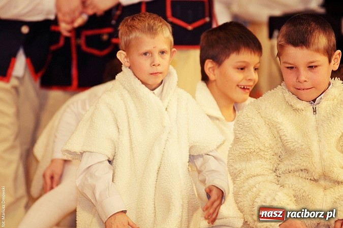 Zdjęcie w galerii na portalu naszraciborz.pl: U starzyk&oacute;w fajrowanie i kolęd wspominanie wiadomości z regionu