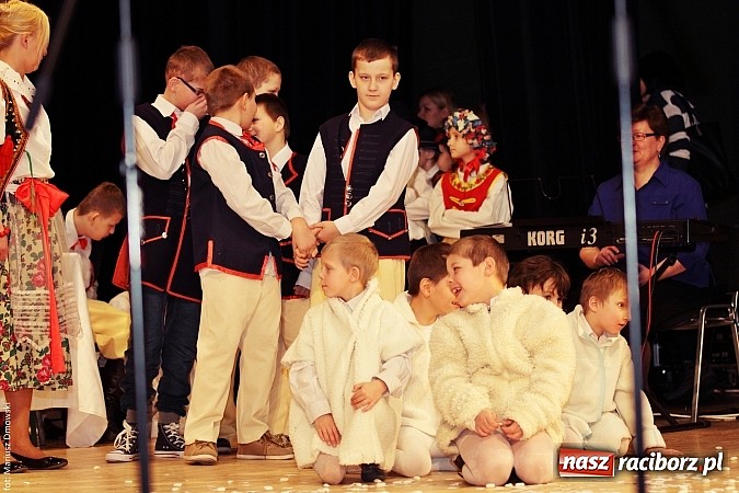 Zdjęcie w galerii na portalu naszraciborz.pl: U starzyk&oacute;w fajrowanie i kolęd wspominanie wiadomości z regionu