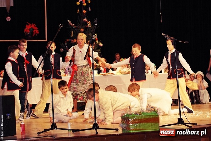 Zdjęcie w galerii na portalu naszraciborz.pl: U starzyk&oacute;w fajrowanie i kolęd wspominanie wiadomości z regionu