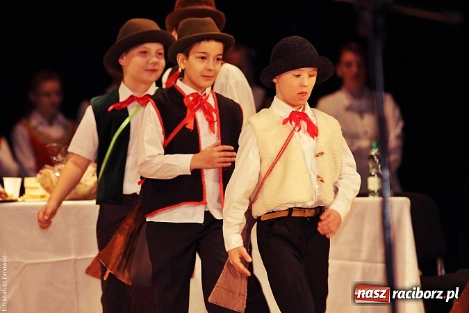 Zdjęcie w galerii na portalu naszraciborz.pl: U starzyk&oacute;w fajrowanie i kolęd wspominanie wiadomości z regionu