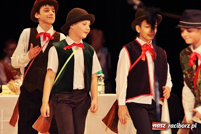 Zdjęcie w galerii na portalu naszraciborz.pl: U starzyk&oacute;w fajrowanie i kolęd wspominanie wiadomości z regionu