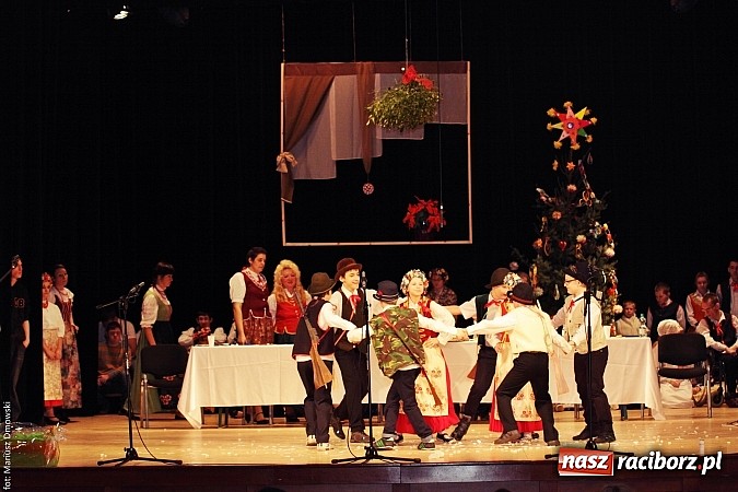 Zdjęcie w galerii na portalu naszraciborz.pl: U starzyk&oacute;w fajrowanie i kolęd wspominanie wiadomości z regionu