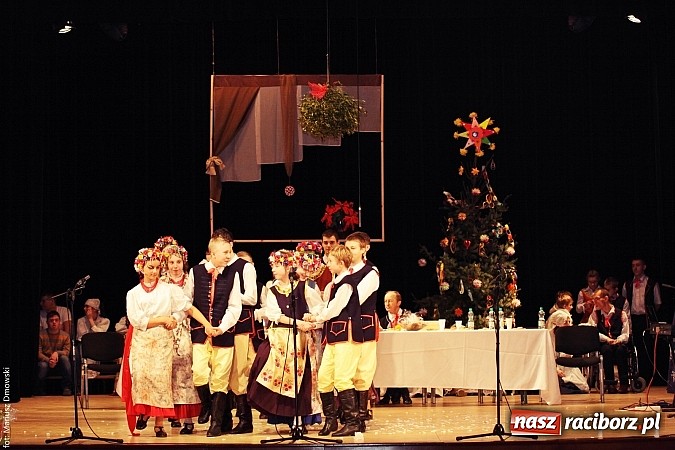 Zdjęcie w galerii na portalu naszraciborz.pl: U starzyk&oacute;w fajrowanie i kolęd wspominanie wiadomości z regionu