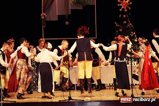 Zdjęcie w galerii na portalu naszraciborz.pl: U starzyk&oacute;w fajrowanie i kolęd wspominanie wiadomości z regionu