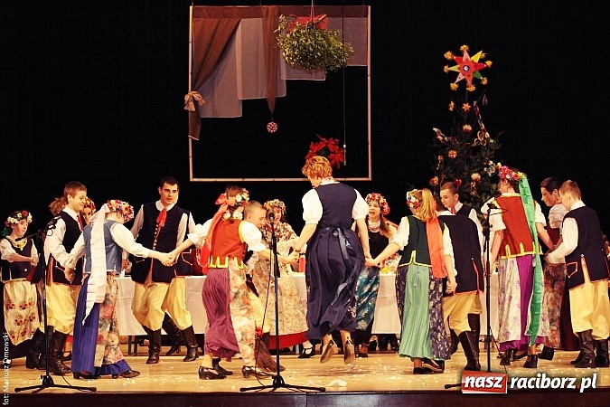 Zdjęcie w galerii na portalu naszraciborz.pl: U starzyk&oacute;w fajrowanie i kolęd wspominanie wiadomości z regionu