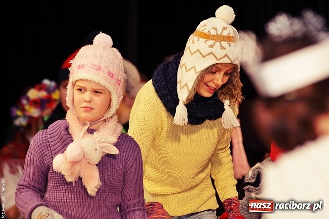 Zdjęcie w galerii na portalu naszraciborz.pl: U starzyk&oacute;w fajrowanie i kolęd wspominanie wiadomości z regionu