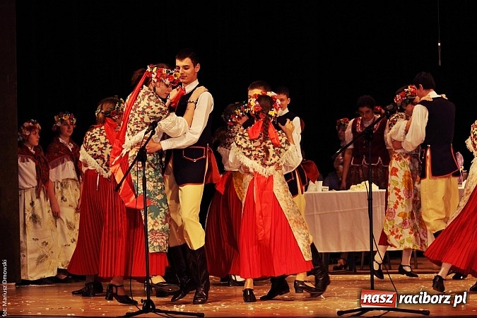 Zdjęcie w galerii na portalu naszraciborz.pl: U starzyk&oacute;w fajrowanie i kolęd wspominanie wiadomości z regionu