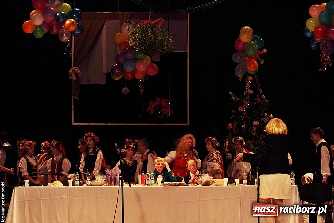 Zdjęcie w galerii na portalu naszraciborz.pl: U starzyk&oacute;w fajrowanie i kolęd wspominanie wiadomości z regionu