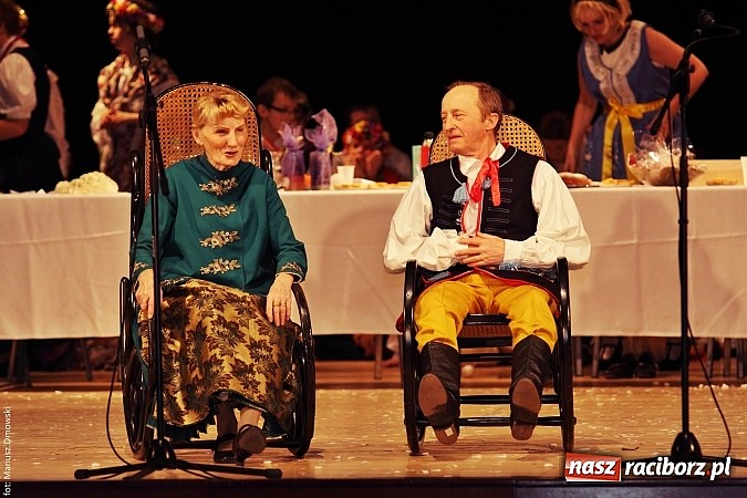 Zdjęcie w galerii na portalu naszraciborz.pl: U starzyk&oacute;w fajrowanie i kolęd wspominanie wiadomości z regionu