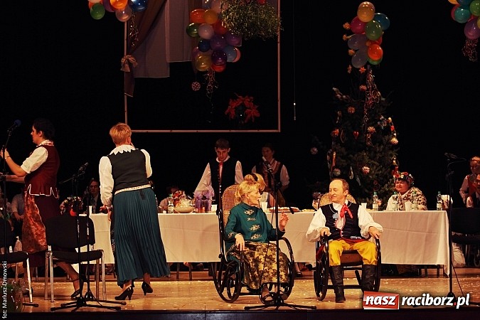 Zdjęcie w galerii na portalu naszraciborz.pl: U starzyk&oacute;w fajrowanie i kolęd wspominanie wiadomości z regionu